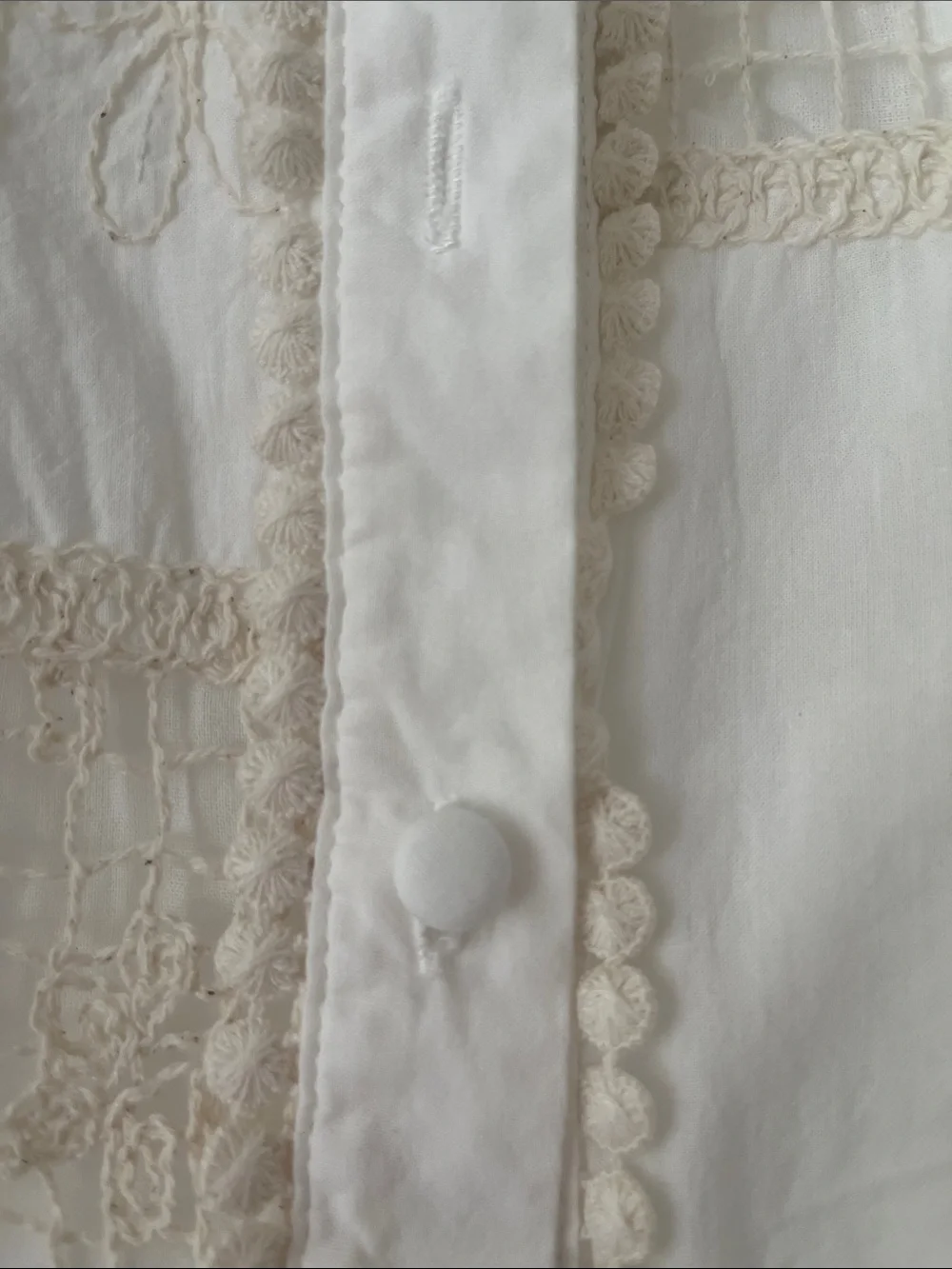 Seek the label Blouse - Picture 8 of 14